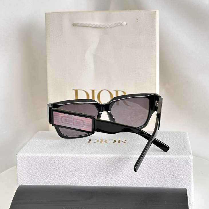 Picture of Dior Sunglasses _SKUfw77169614fw